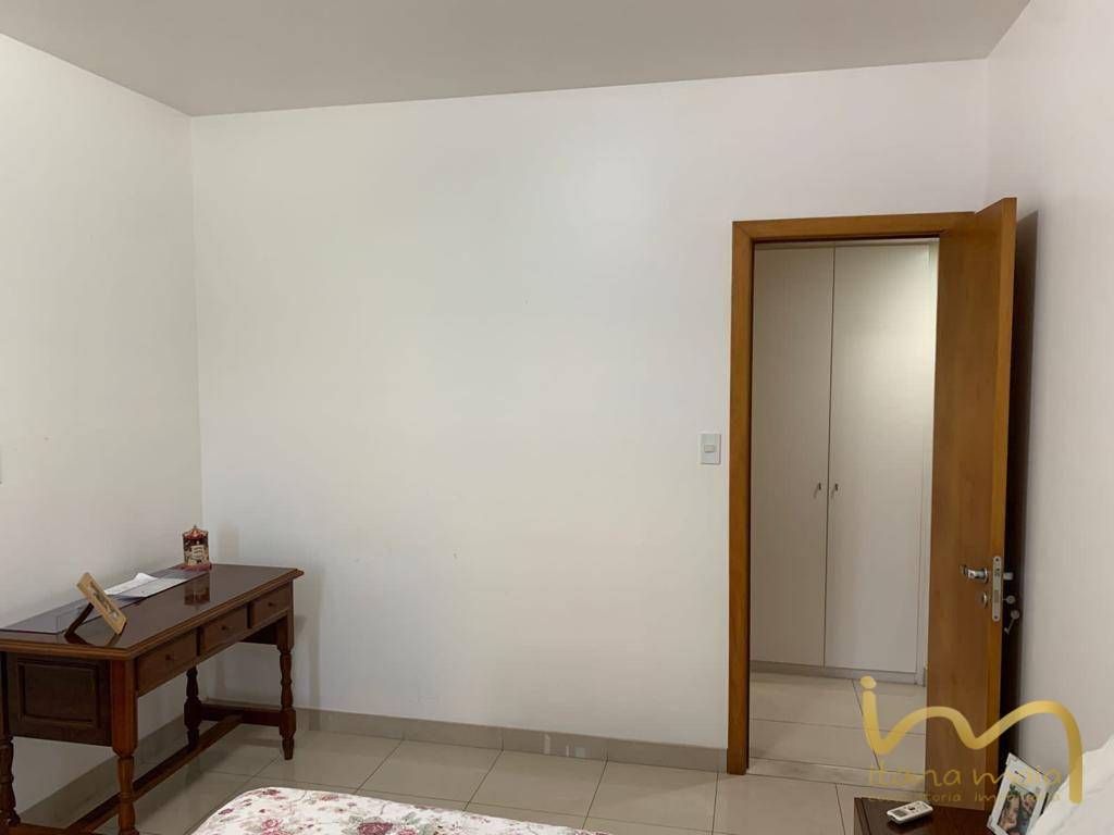 Apartamento à venda com 4 quartos, 186m² - Foto 22