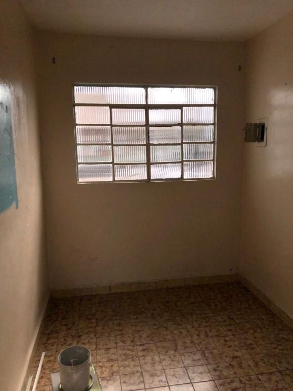 Casa à venda com 7 quartos, 250m² - Foto 23