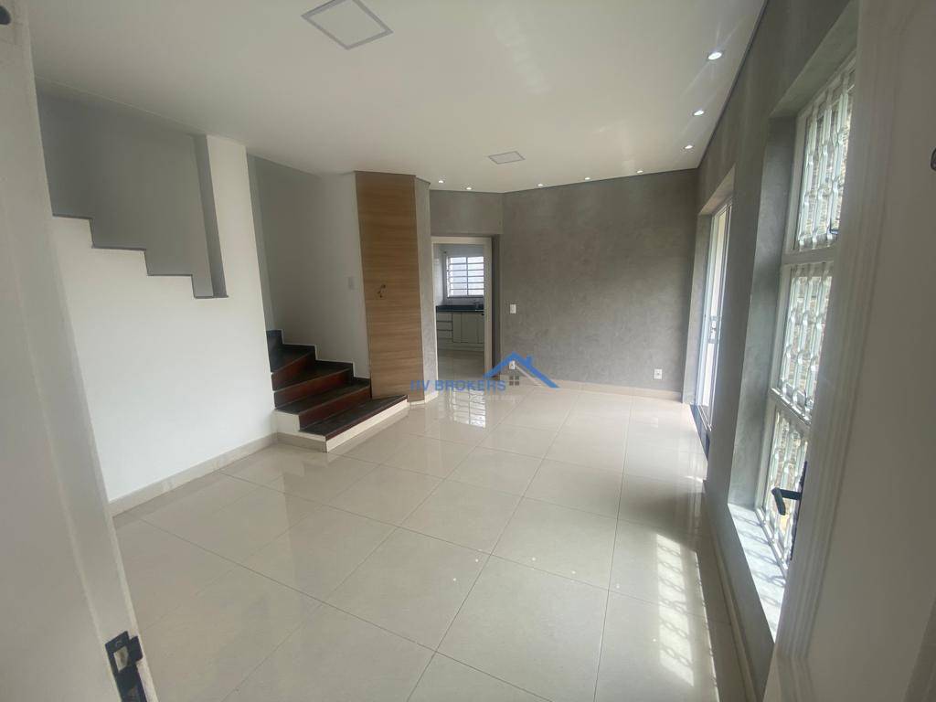 Casa à venda com 3 quartos, 184m² - Foto 2