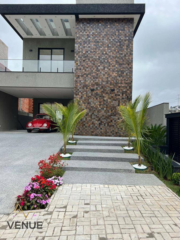 Sobrado à venda com 4 quartos, 450m² - Foto 1