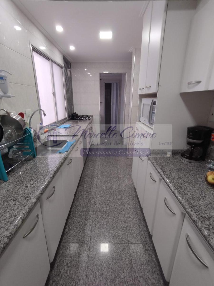 Apartamento à venda com 2 quartos, 70m² - Foto 12