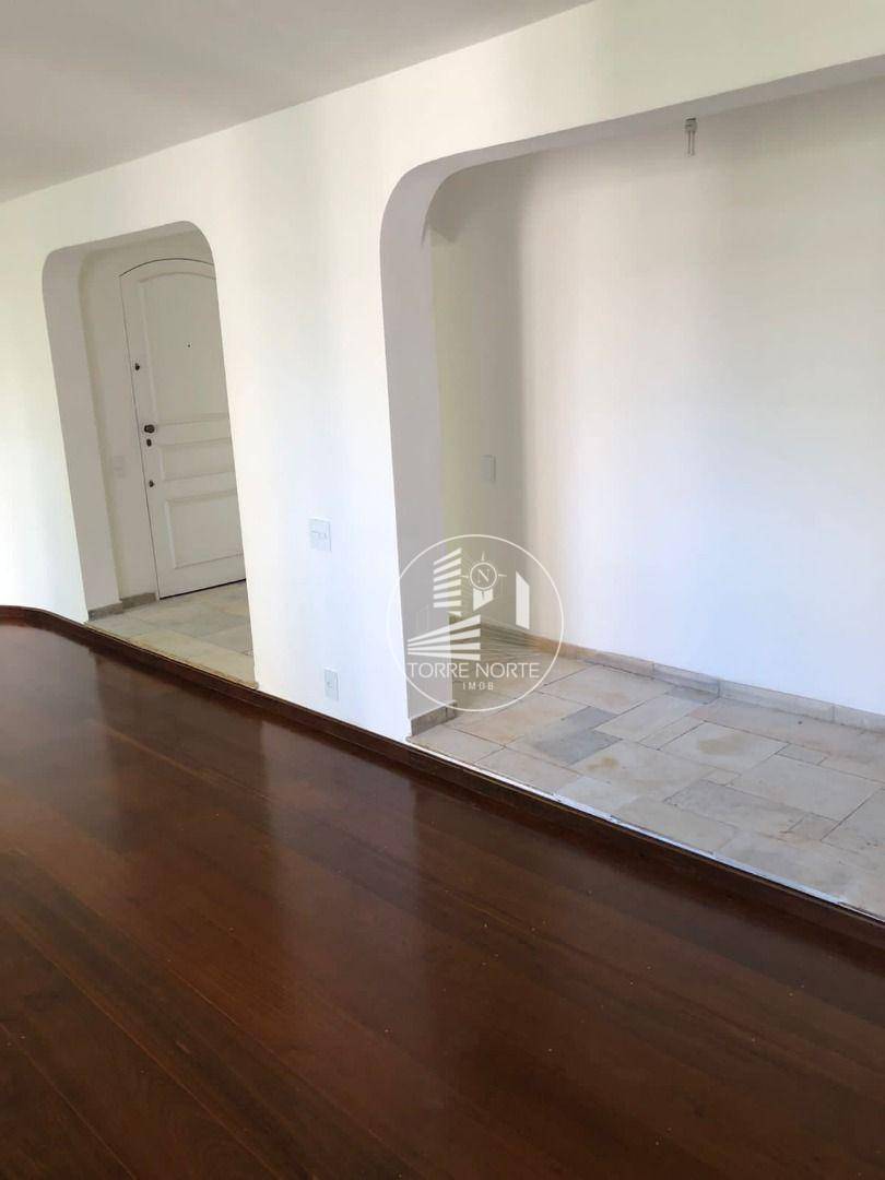 Apartamento à venda com 3 quartos, 130m² - Foto 2