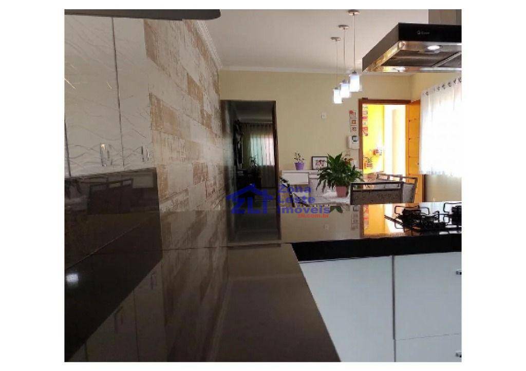 Casa à venda com 3 quartos, 205m² - Foto 1