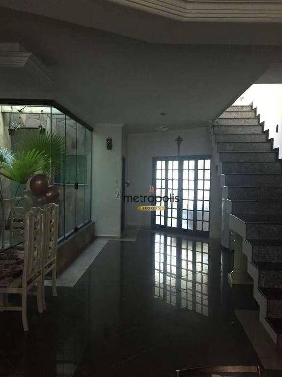 Sobrado à venda com 4 quartos, 304m² - Foto 1