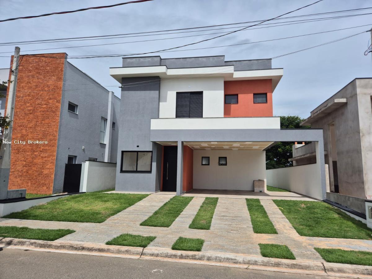 Sobrado à venda com 3 quartos, 300m² - Foto 1