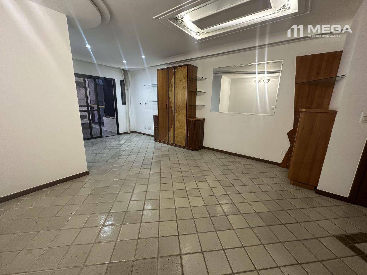 Apartamento para alugar com 3 quartos, 130m² - Foto 1