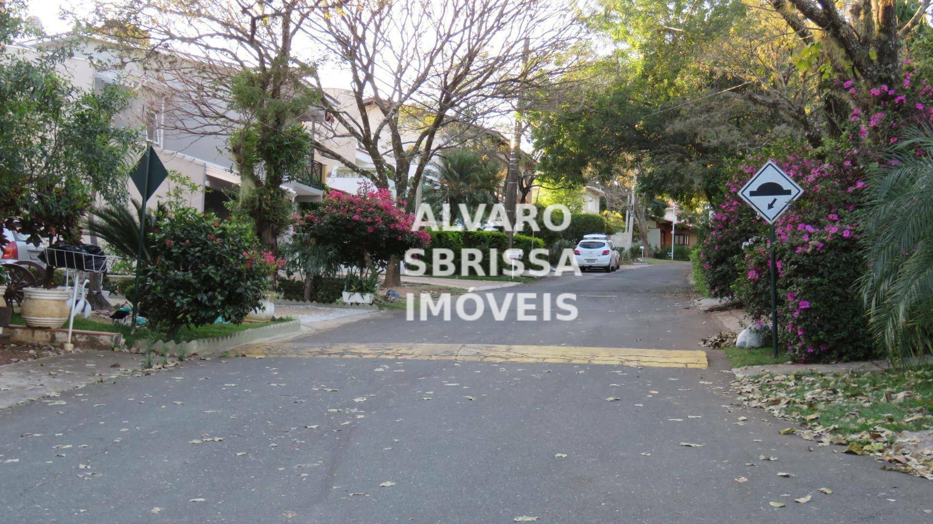 Casa de Condomínio à venda com 3 quartos, 342m² - Foto 35
