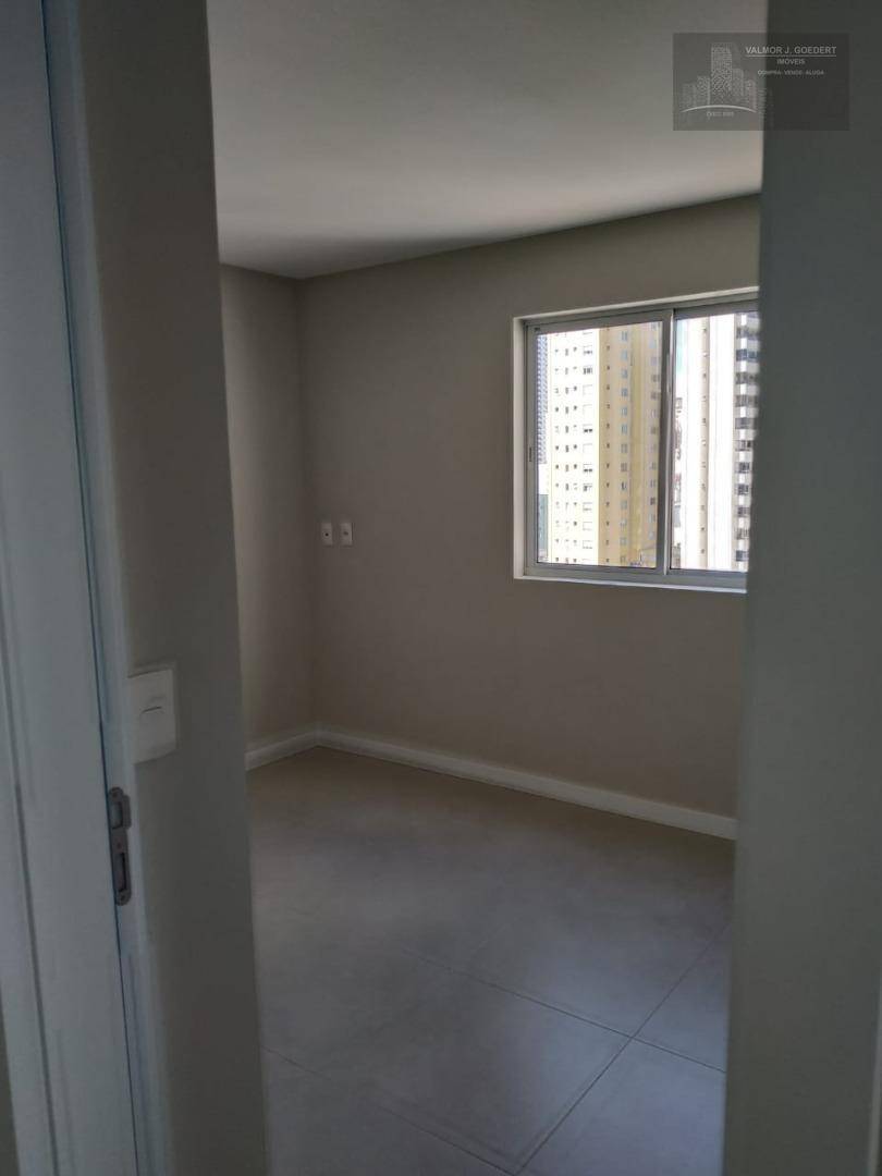 Apartamento à venda com 2 quartos, 92m² - Foto 10