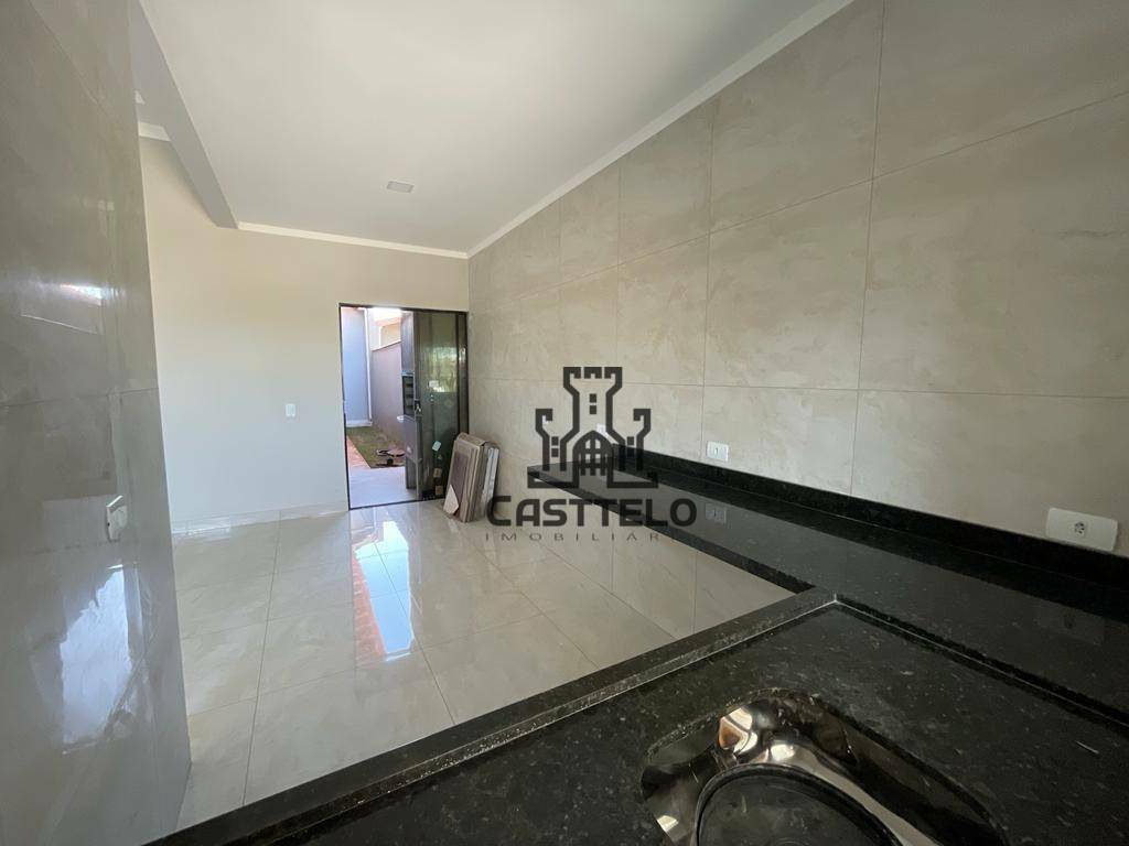 Casa à venda com 3 quartos, 84m² - Foto 4