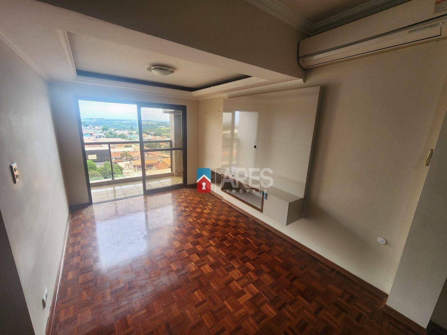 Apartamento para alugar com 3 quartos, 110m² - Foto 1