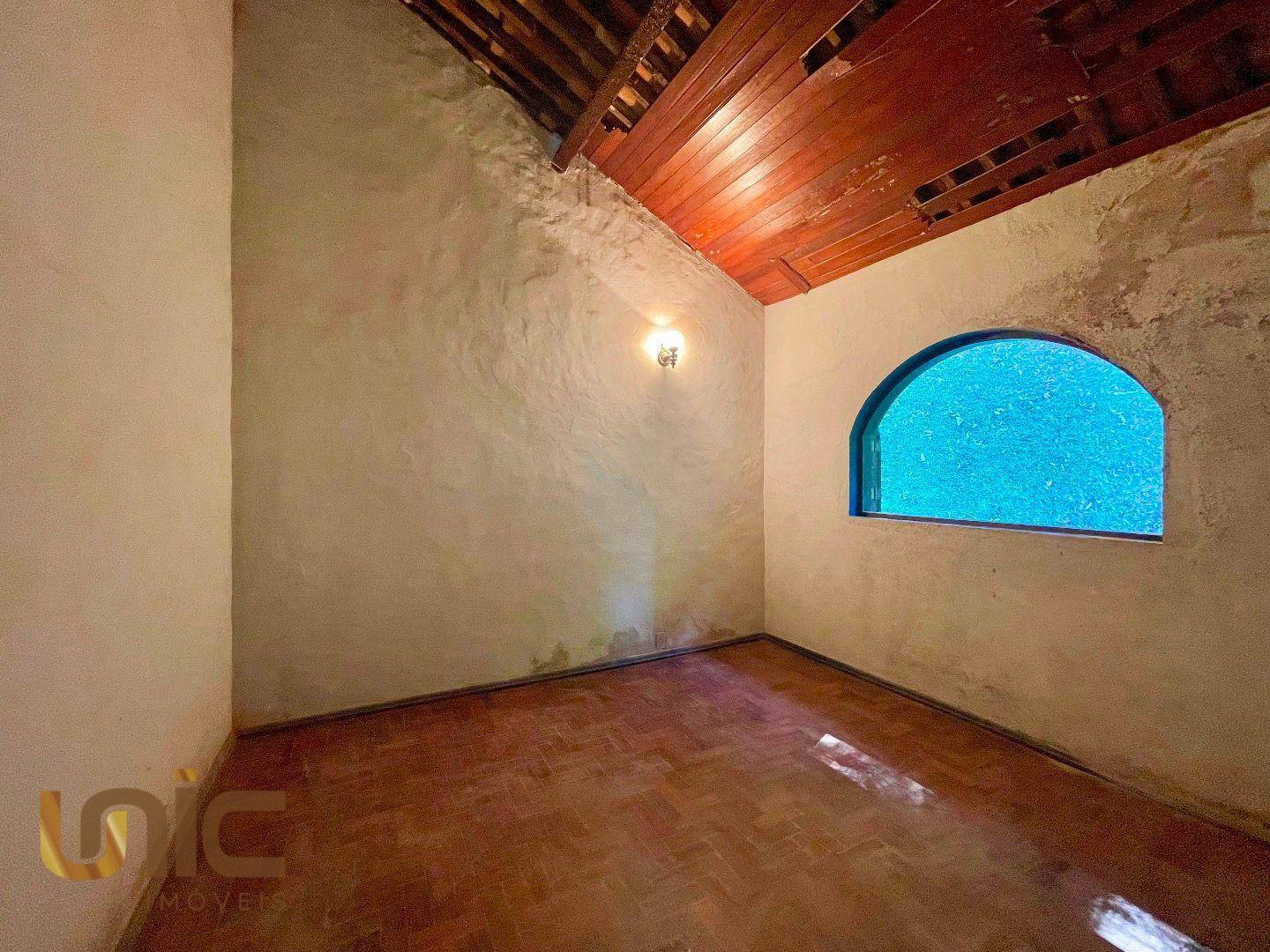 Casa à venda com 6 quartos, 380m² - Foto 15