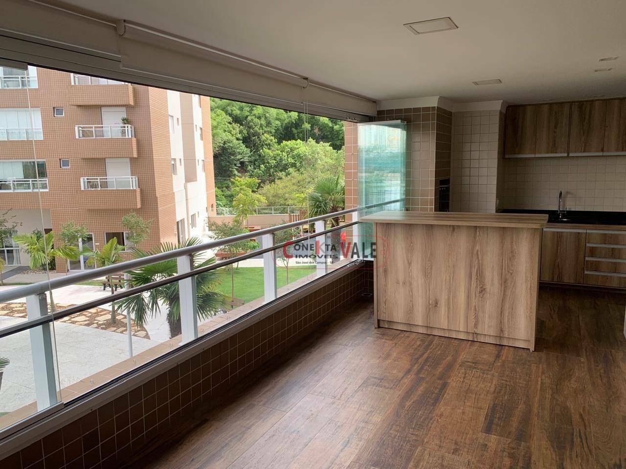 Apartamento para alugar com 4 quartos, 182m² - Foto 1