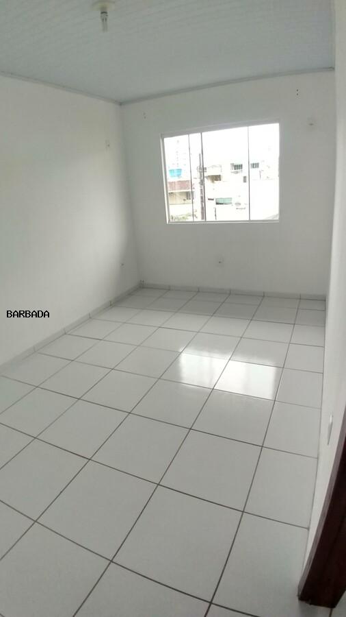 Casa para alugar com 2 quartos, 70m² - Foto 3