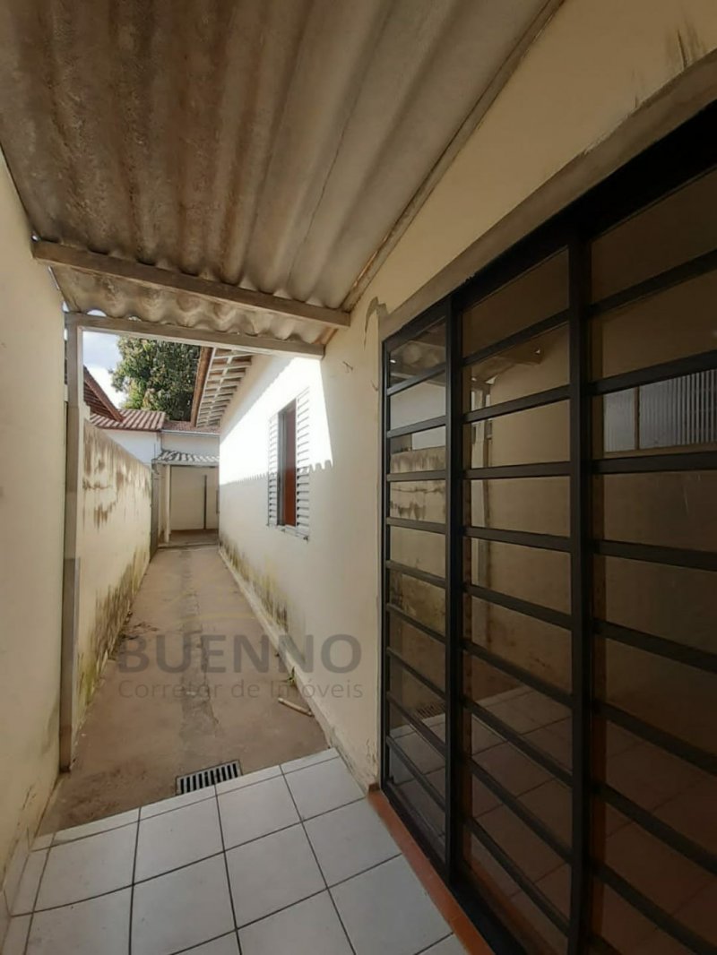 Casa à venda com 3 quartos, 128m² - Foto 2