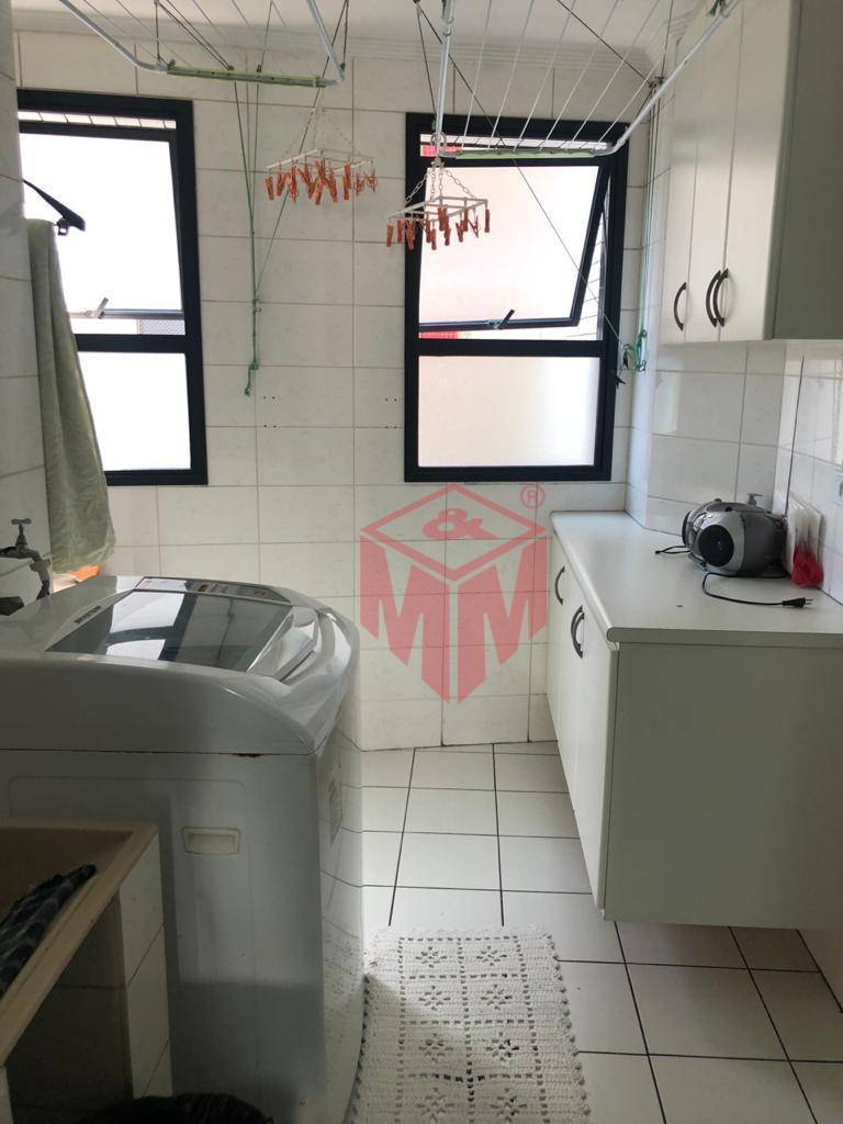 Apartamento à venda com 3 quartos, 140m² - Foto 17