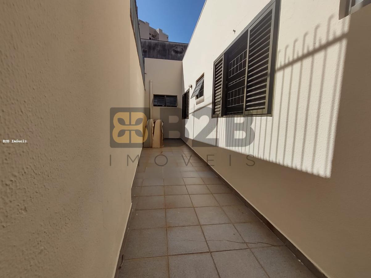 Casa à venda com 3 quartos, 200m² - Foto 15