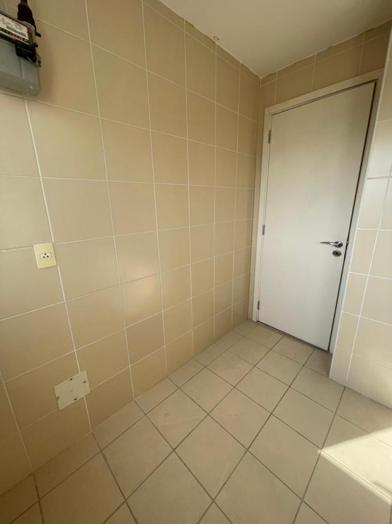 Apartamento à venda com 3 quartos, 211m² - Foto 4