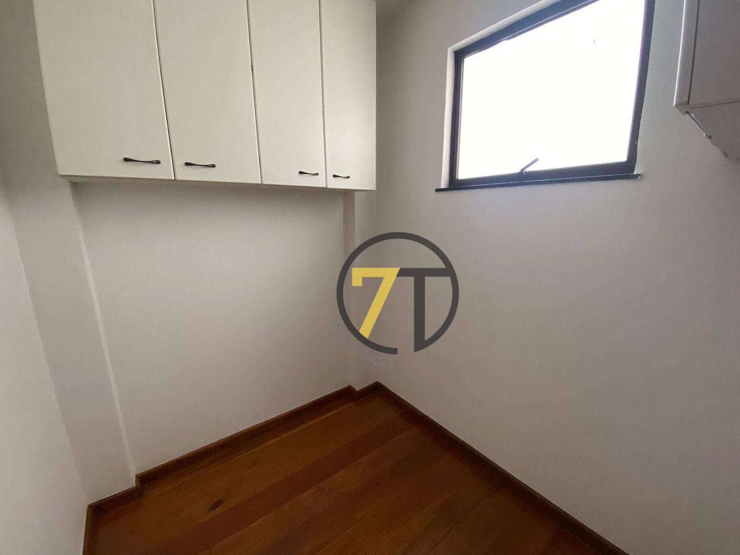 Apartamento para alugar com 3 quartos, 140m² - Foto 12