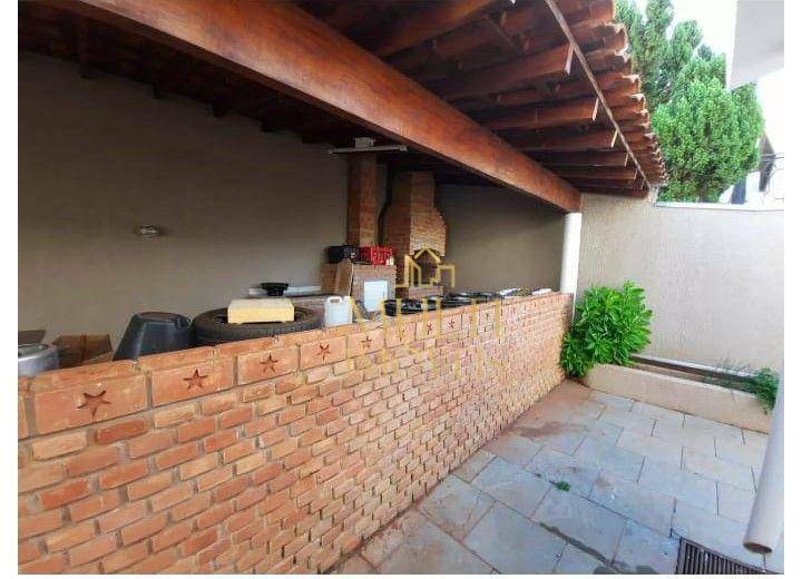 Sobrado à venda com 4 quartos, 320m² - Foto 2