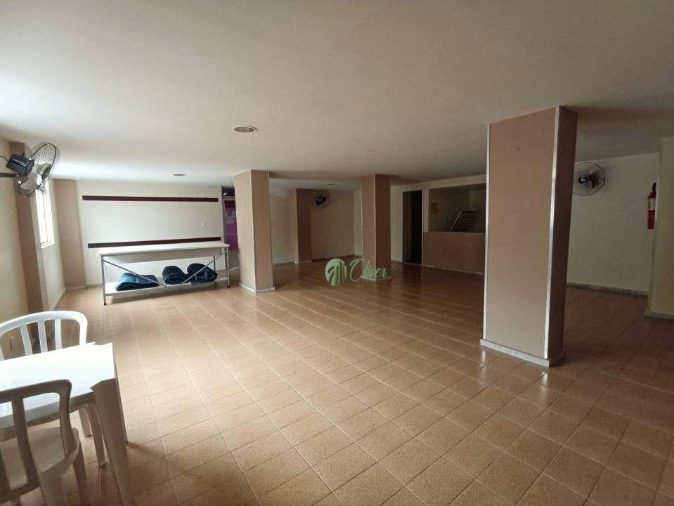 Apartamento à venda com 3 quartos, 140m² - Foto 4