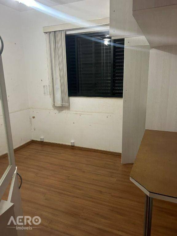 Apartamento à venda com 2 quartos, 70m² - Foto 10