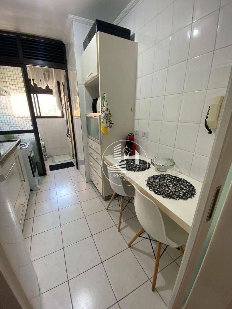 Apartamento à venda com 2 quartos, 70m² - Foto 14