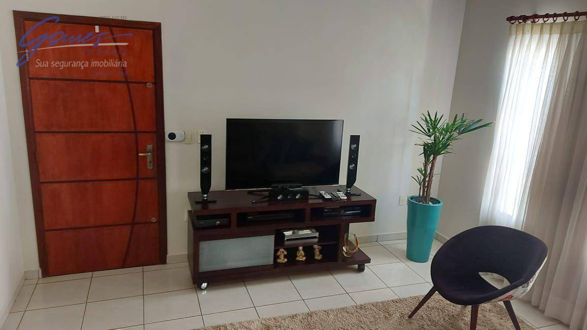 Casa à venda com 3 quartos, 117m² - Foto 1