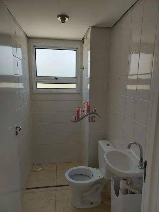 Apartamento para alugar com 2 quartos, 50m² - Foto 8