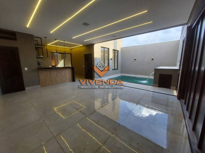 Casa à venda com 3 quartos, 200m² - Foto 4