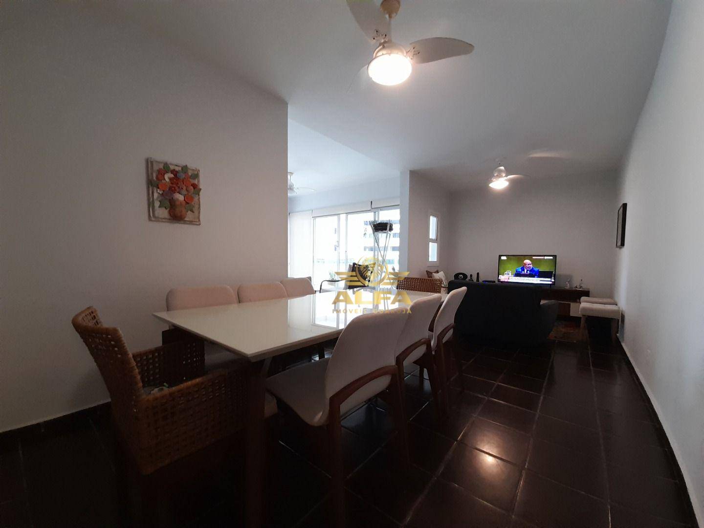 Apartamento à venda com 3 quartos, 130m² - Foto 1