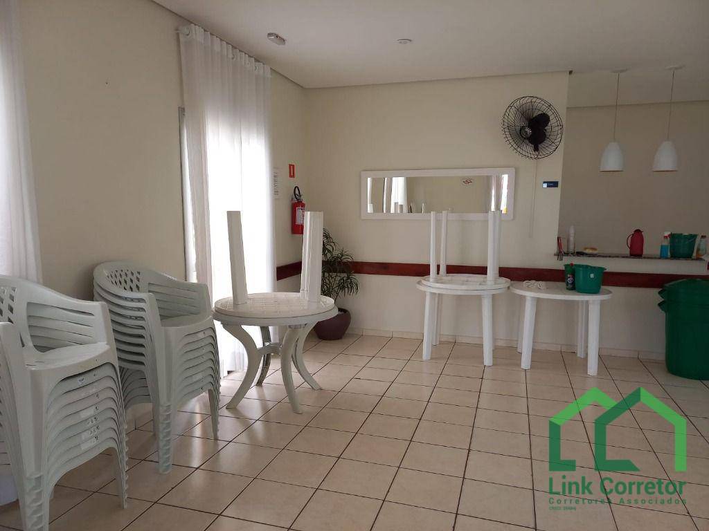 Apartamento para alugar com 2 quartos, 53m² - Foto 17