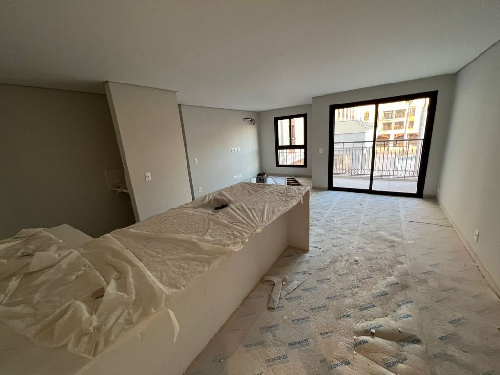 Apartamento à venda com 1 quarto, 70m² - Foto 35