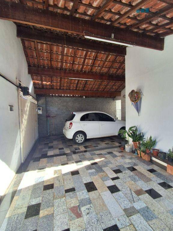 Casa à venda com 3 quartos, 140m² - Foto 2