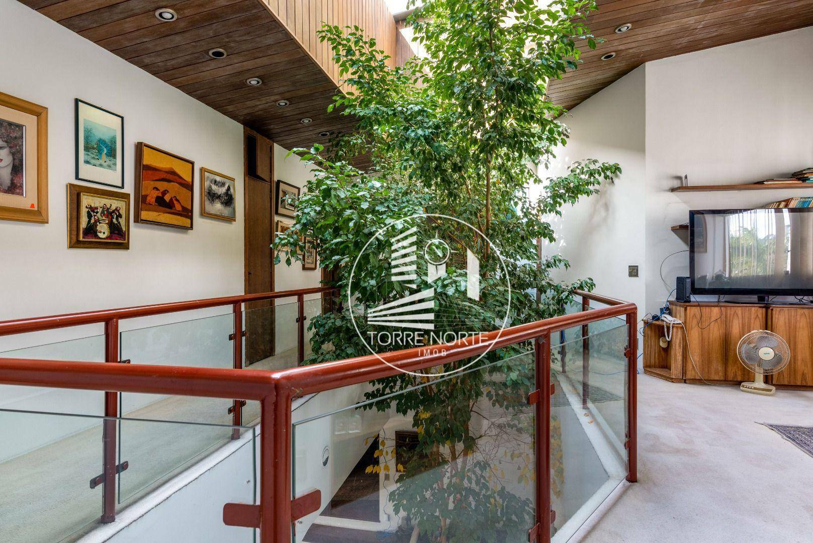 Casa à venda com 4 quartos, 750m² - Foto 14