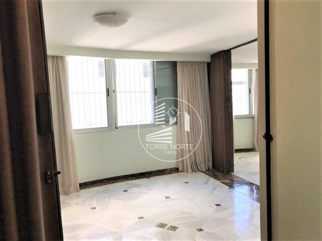 Apartamento à venda com 3 quartos, 188m² - Foto 3