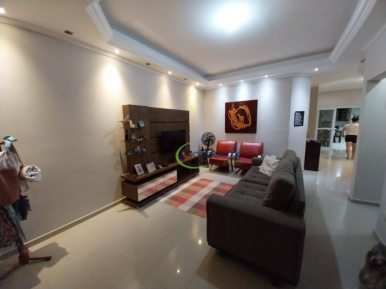 Casa de Condomínio à venda com 3 quartos, 241m² - Foto 1