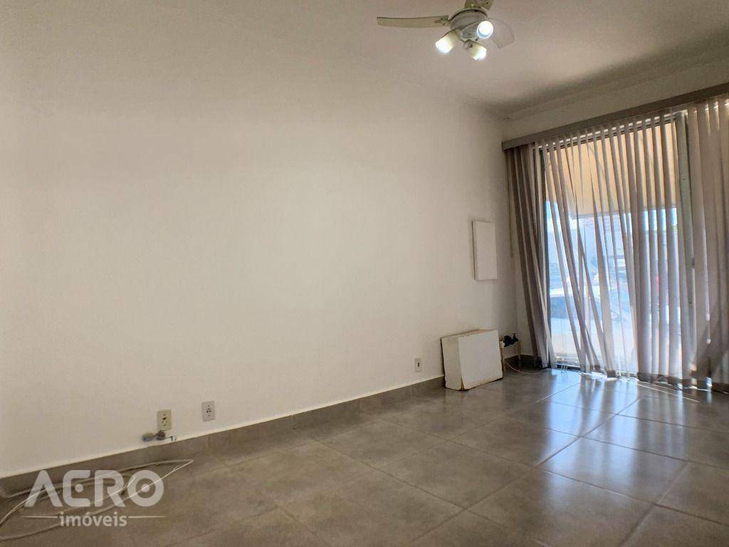 Casa à venda com 3 quartos, 255m² - Foto 4