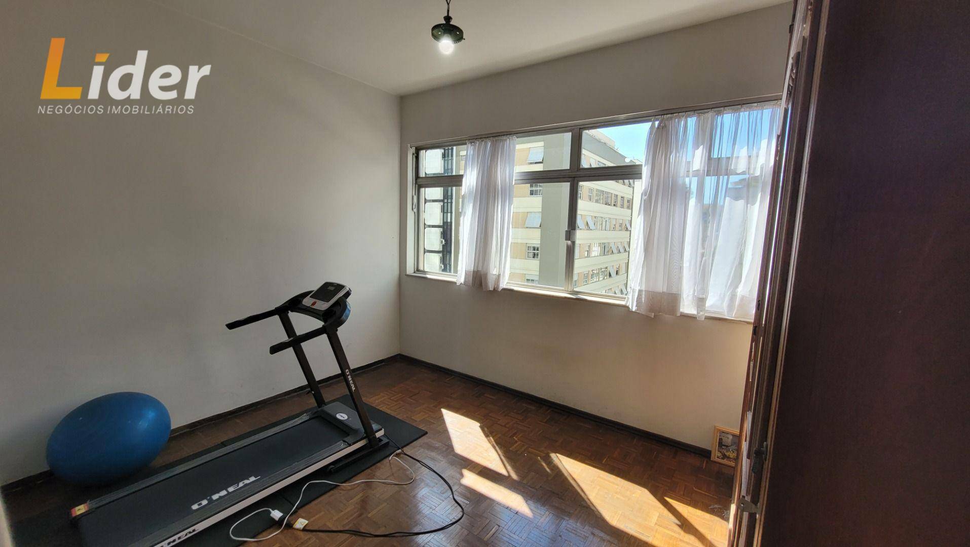 Apartamento à venda com 4 quartos, 200m² - Foto 6