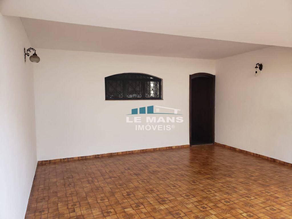 Casa à venda com 3 quartos, 211m² - Foto 24