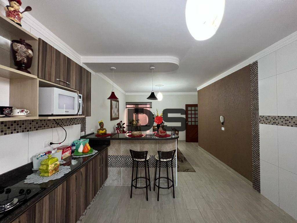 Casa à venda com 2 quartos, 196m² - Foto 1