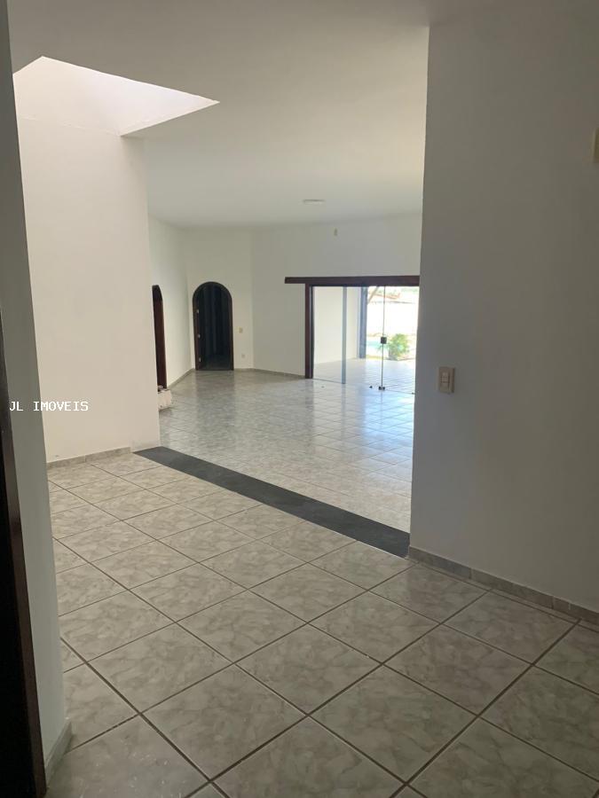 Casa para alugar com 4 quartos, 600m² - Foto 9