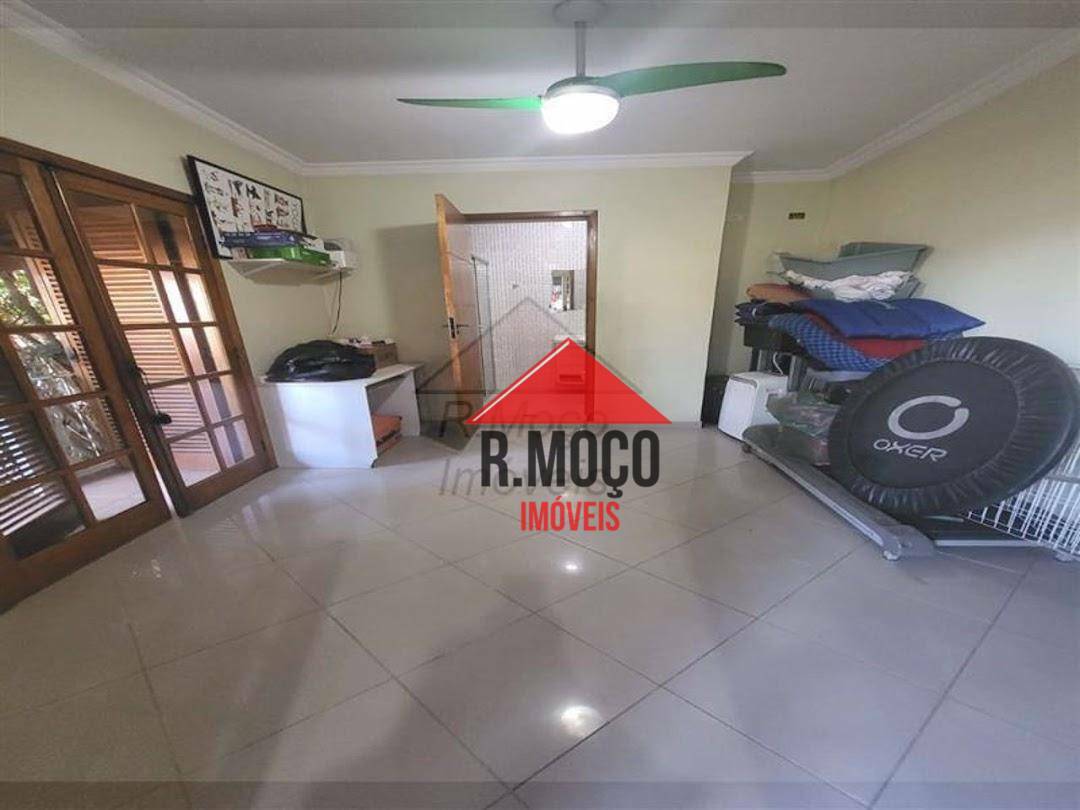 Casa à venda com 3 quartos, 225m² - Foto 42