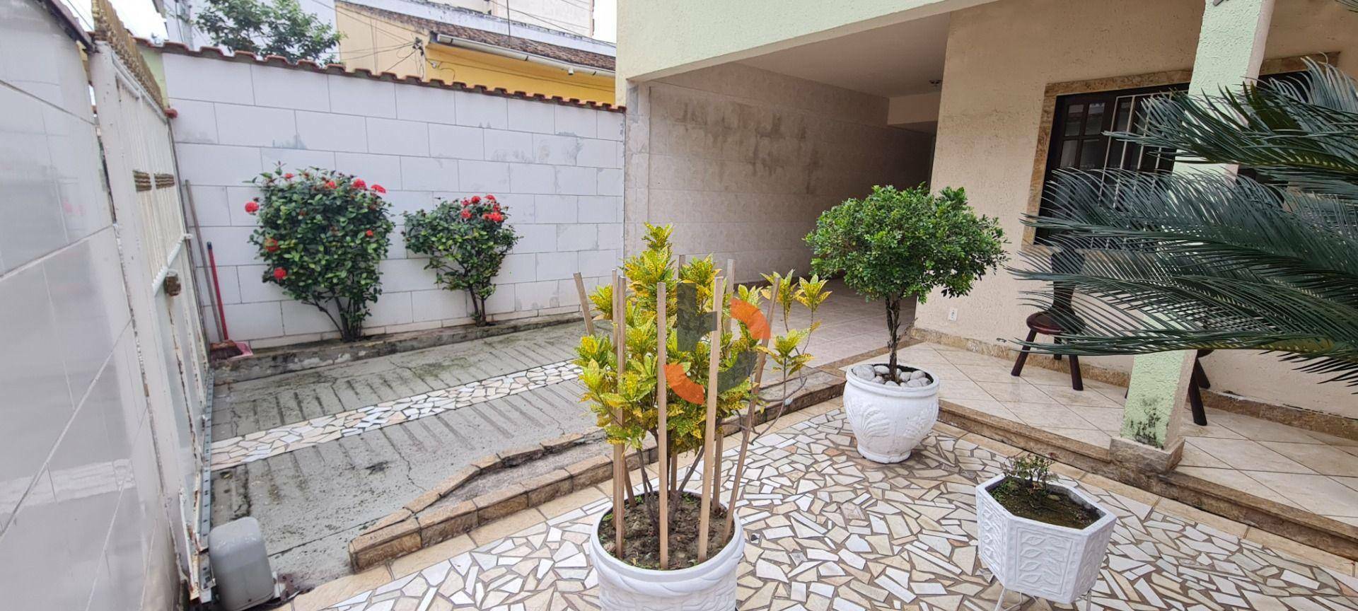 Casa à venda com 4 quartos, 212m² - Foto 5