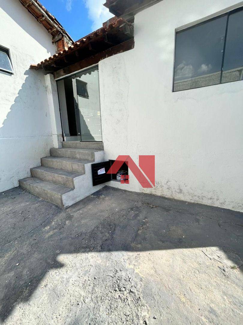 Casa à venda com 2 quartos, 121m² - Foto 2