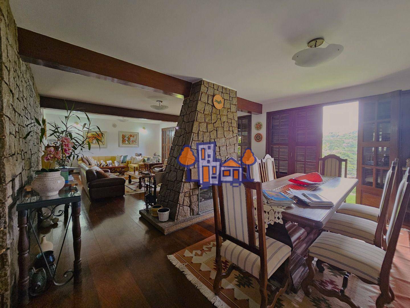 Casa à venda com 4 quartos, 300m² - Foto 7