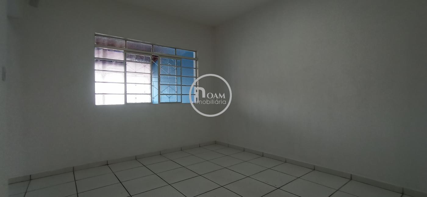 Casa à venda com 3 quartos, 180m² - Foto 4