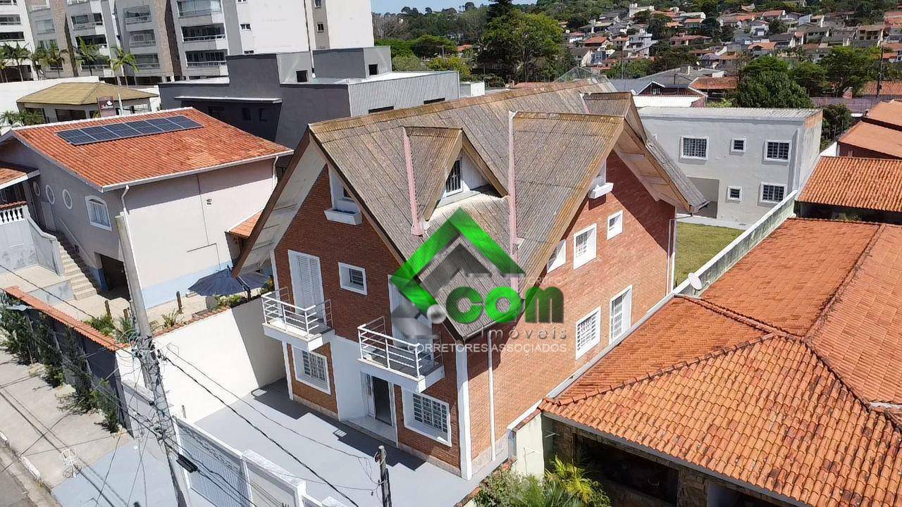 Casa à venda com 7 quartos, 410m² - Foto 1