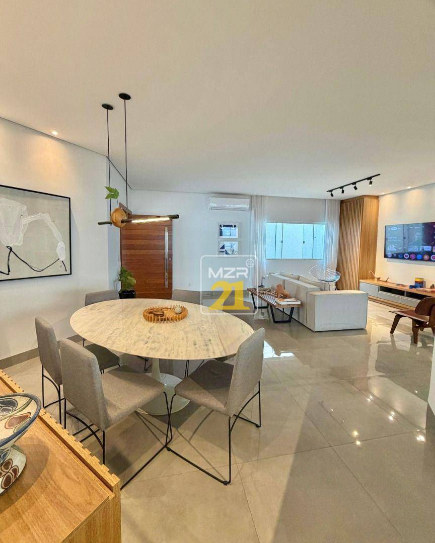 Casa, 3 quartos, 179 m² - Foto 1