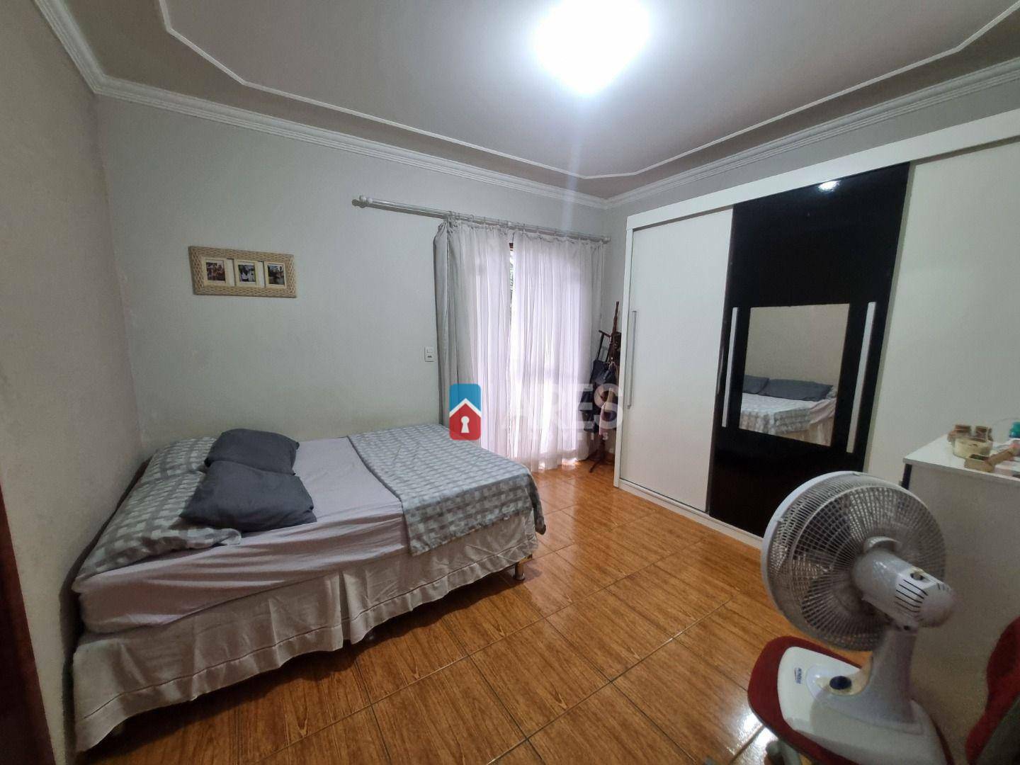 Casa à venda com 4 quartos, 135m² - Foto 11