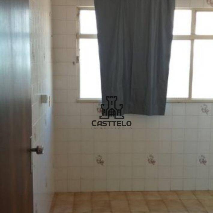 Apartamento à venda com 2 quartos, 64m² - Foto 13